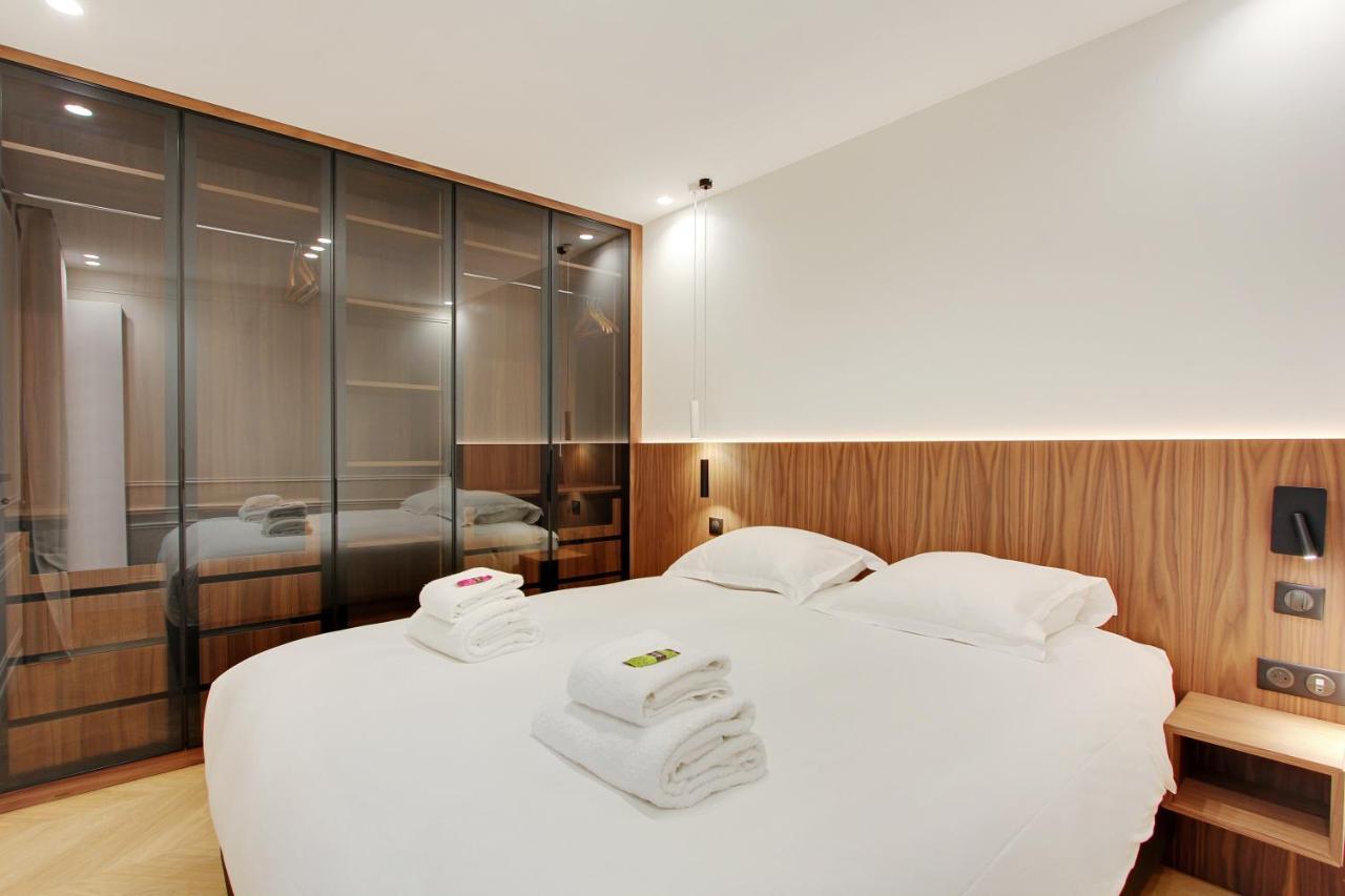 Stunning Apartment With View At The Very Heart Of Paryż Zewnętrze zdjęcie