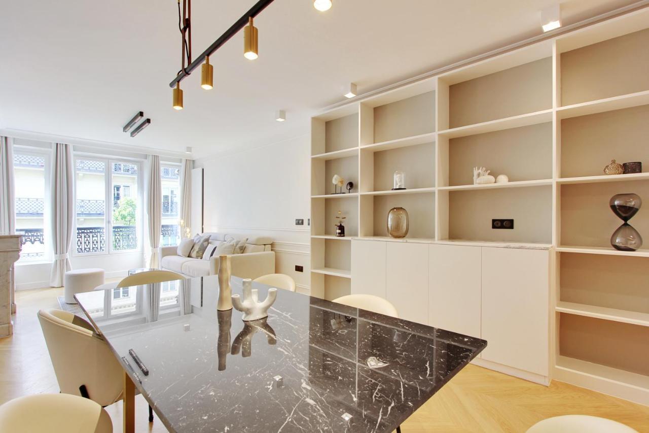 Stunning Apartment With View At The Very Heart Of Paryż Zewnętrze zdjęcie